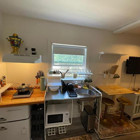 Petite Guesthouse With Kitchenette And Private Bathroom Lake Isabella Extérieur photo